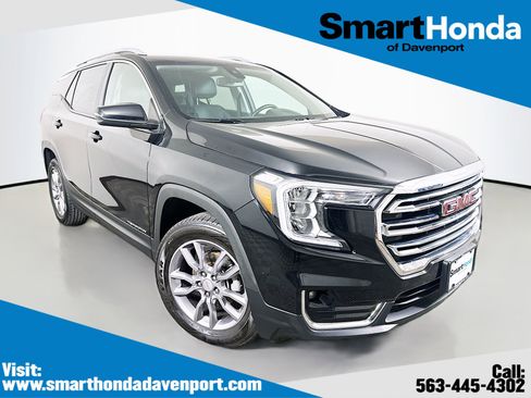 Used 2024 GMC Terrain SLT image 1