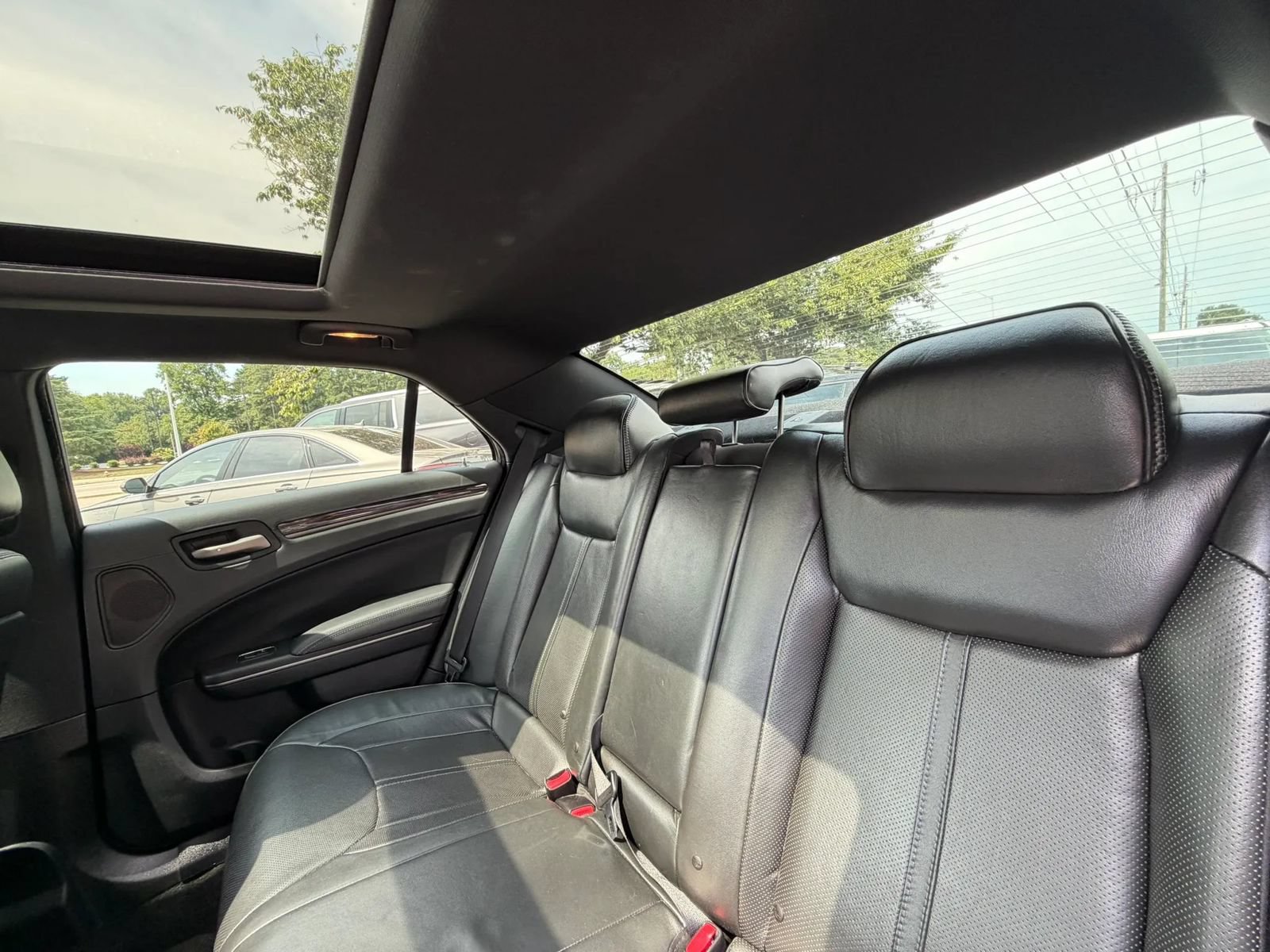 Used 2013 Chrysler 300 C RWD image 27
