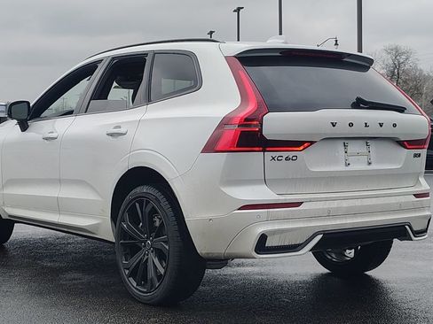 New 2026 Volvo XC60 B5 Ultra w/ Climate Package image 4