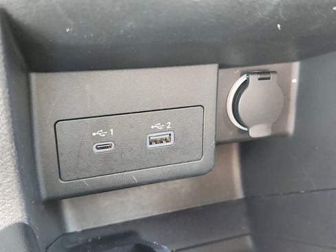 Used 2024 Nissan Kicks SR image 16