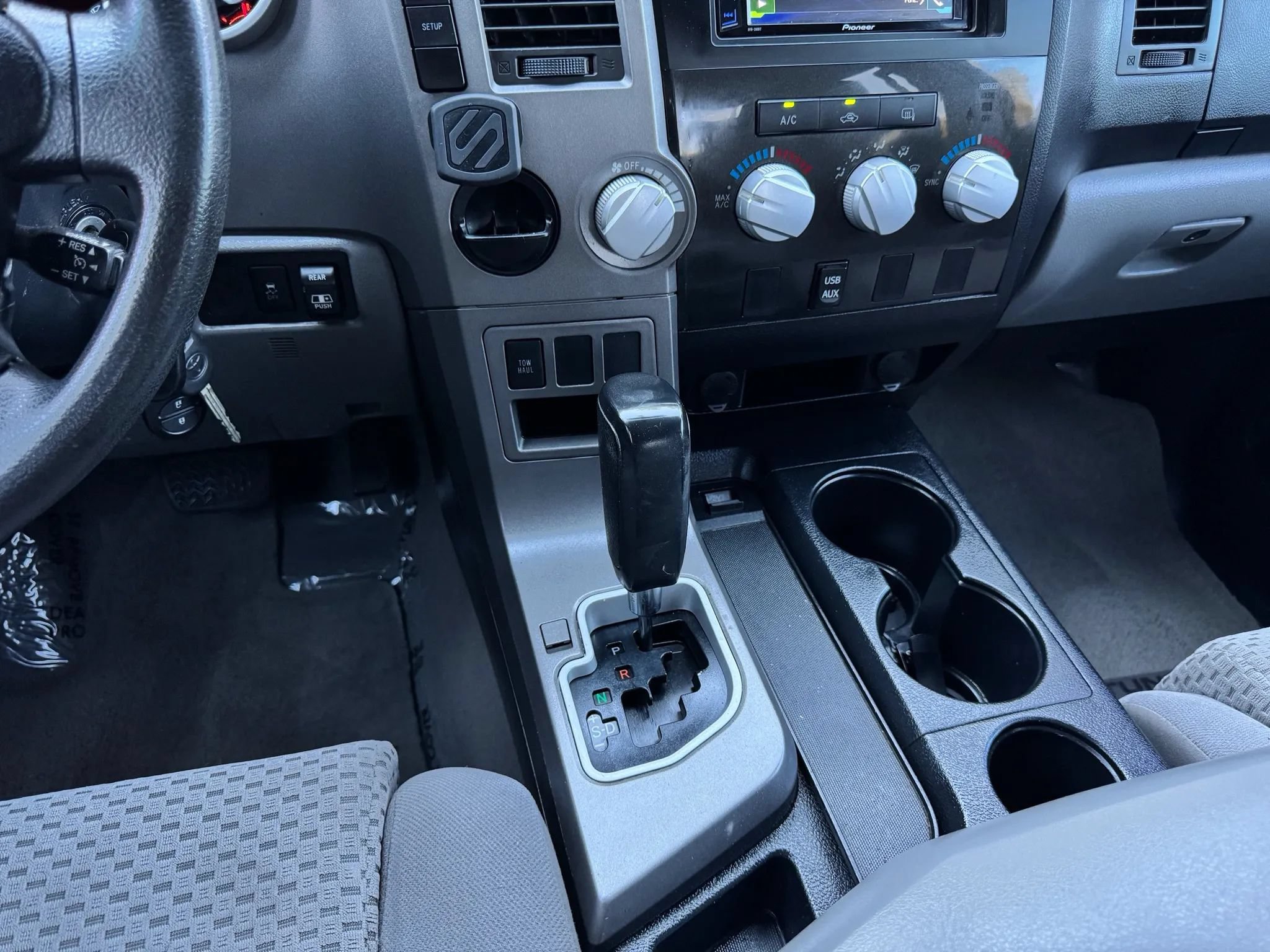 Used 2011 Toyota Tundra 2WD Double Cab w/ SR5 Pkg image 29