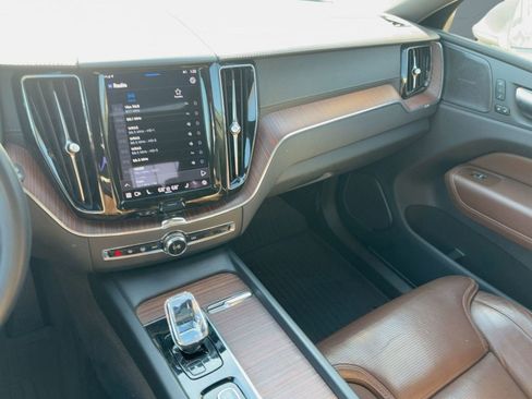Certified 2023 Volvo XC60 B5 Ultimate w/ Protection Package Premier image 27