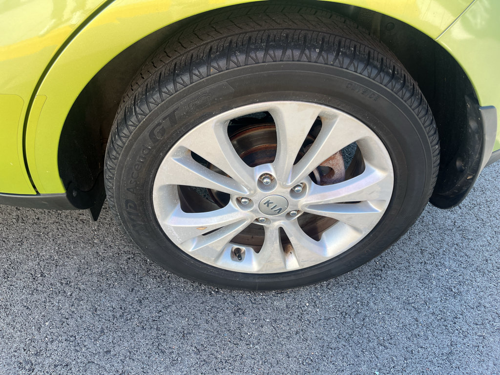Used 2015 Kia Soul + w/ Primo Package FWD image 9