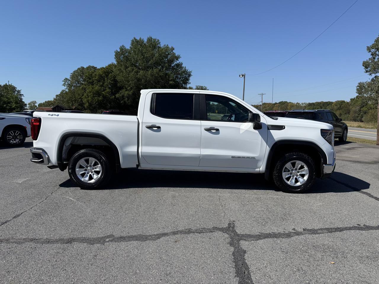 Used 2022 GMC Sierra 1500 Pro w/ Convenience Package AWD/4WD image 8