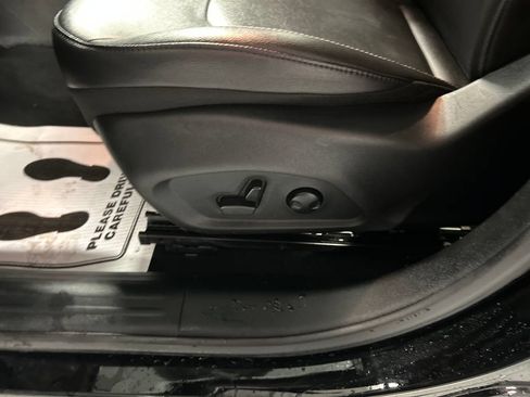 Used 2025 Jeep Compass Limited w/ Sun & Sound Group AWD/4WD image 11
