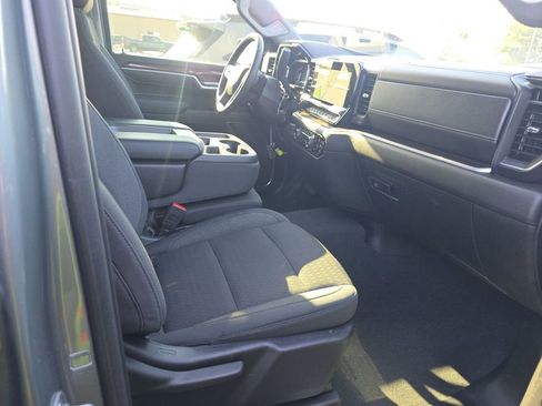 Used 2025 Chevrolet Silverado 1500 LT AWD/4WD image 5