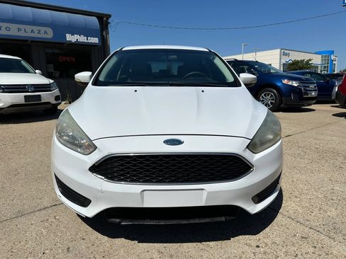 Used 2017 Ford Focus SE FWD image 4