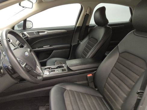 Used 2017 Ford Fusion SE w/ Equipment Group 201A image 17