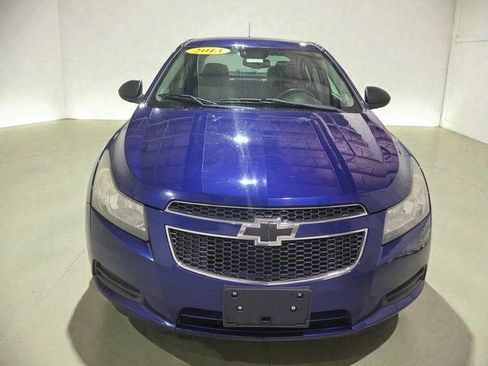 Used 2013 Chevrolet Cruze LS image 7