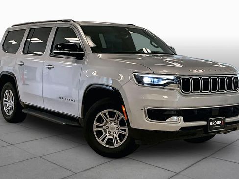 Used 2023 Jeep Wagoneer 2WD image 2