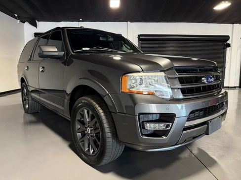 Used 2017 Ford Expedition Limited w/ Equipment Group 301A RWD image 3