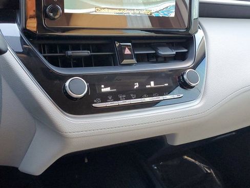 Used 2026 Toyota Corolla Cross L image 22