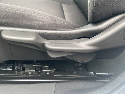 Used 2018 Chevrolet Malibu LS image 23