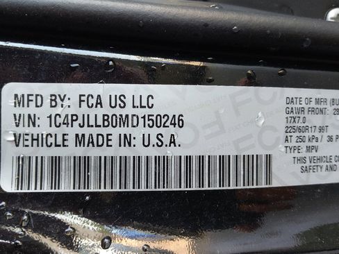 Used 2021 Jeep Cherokee Latitude Plus FWD image 33
