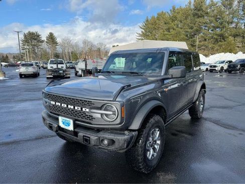 Certified 2025 Ford Bronco Badlands image 1