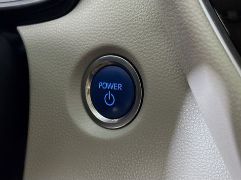 Used 2022 Toyota Corolla LE FWD image 19