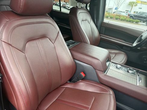 Certified 2024 Ford Expedition Limited image 32