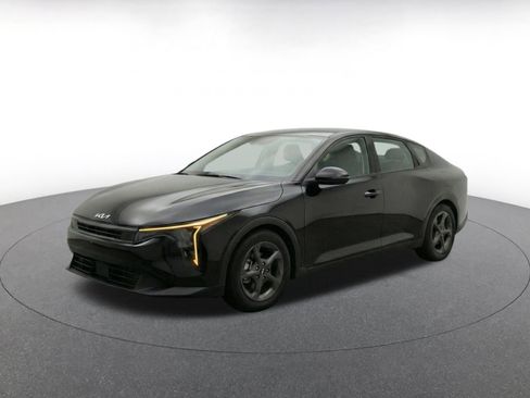 Used 2025 Kia K4 FWD image 3