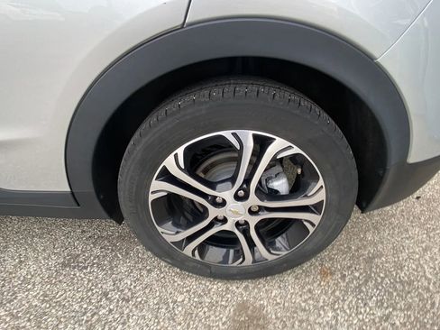 Used 2020 Chevrolet Bolt Premier w/ Infotainment Package image 21