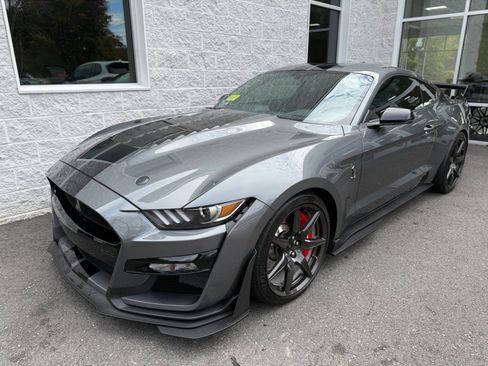 Used 2022 Ford Mustang Shelby GT500 w/ Carbon Fiber Track Pack image 4