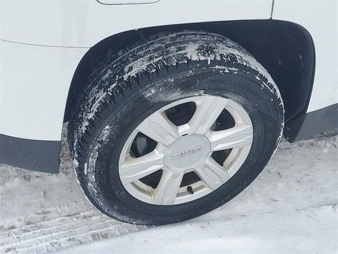 Used 2015 GMC Terrain SLE w/ Convenience Package image 5