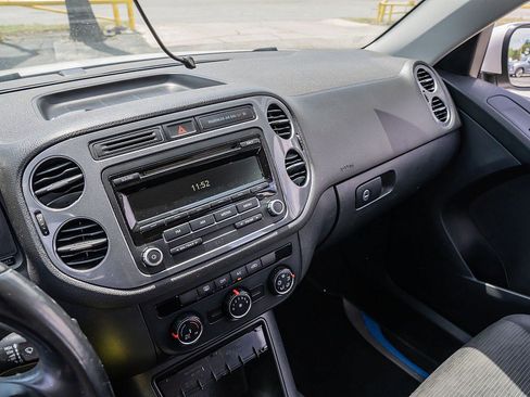 Used 2013 Volkswagen Tiguan S image 28