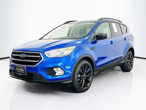 Used 2019 Ford Escape SE image 3
