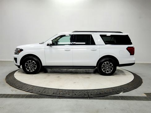Used 2024 Ford Expedition Max XLT image 4