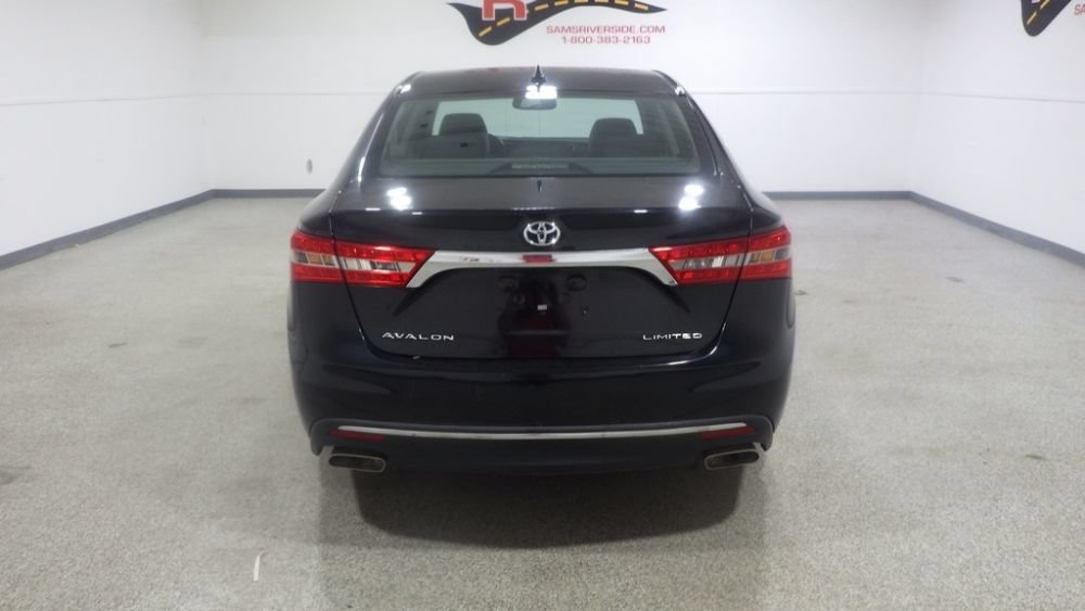 Used 2017 Toyota Avalon FWD image 3