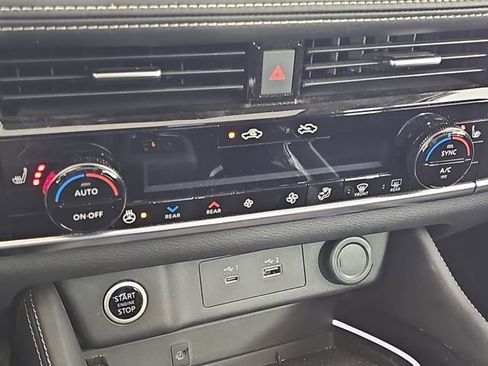 Used 2021 Nissan Rogue Platinum image 36