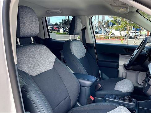 Used 2025 Ford Maverick XLT w/ Equipment Group 302A image 7