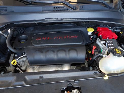 Used 2021 Jeep Compass Latitude AWD/4WD image 11
