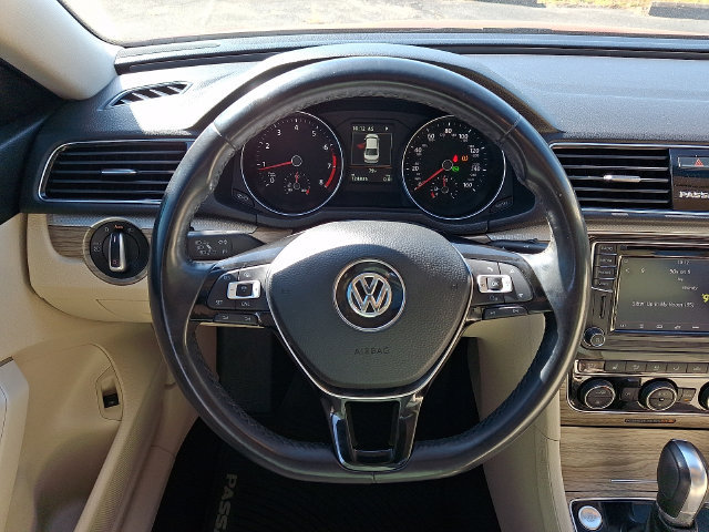 Used 2018 Volkswagen Passat 2.0T SE FWD image 17