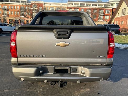 Used 2009 Chevrolet Avalanche LT w/ Convenience Package #1 image 6