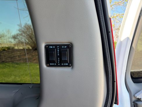 Used 2016 Chevrolet Express 2500 image 26