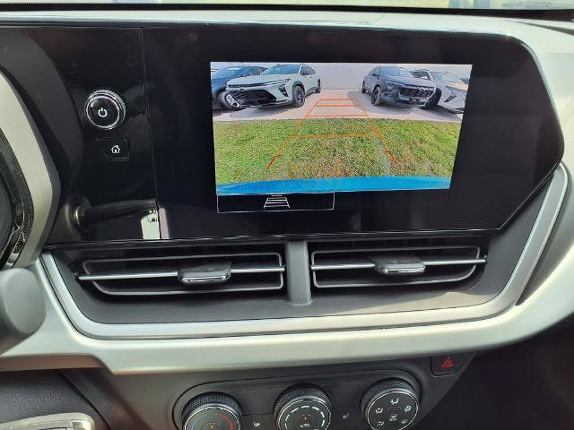 New 2026 Chevrolet Trax LS w/ LS Convenience Package FWD image 33