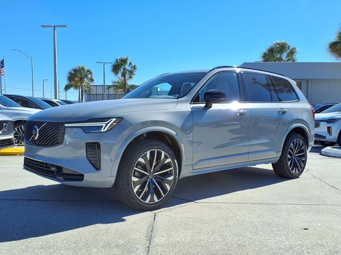 New 2026 Volvo XC90 B6 Ultra image 3