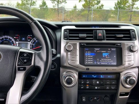 Used 2015 Toyota 4Runner Limited image 6