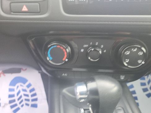 Used 2022 Honda HR-V LX image 7