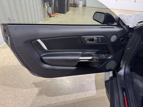 Used 2020 Ford Mustang Shelby GT500 w/ Technology Package RWD image 9