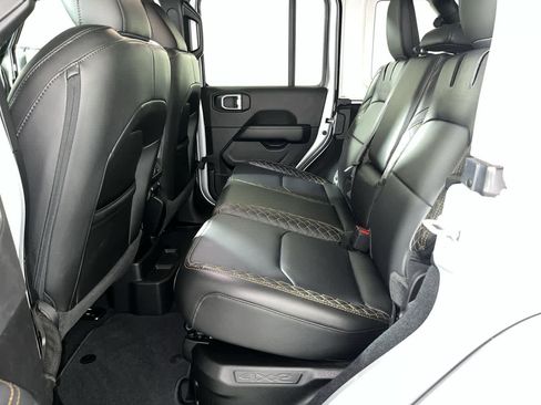 Used 2023 Jeep Wrangler Unlimited Sahara AWD/4WD image 27