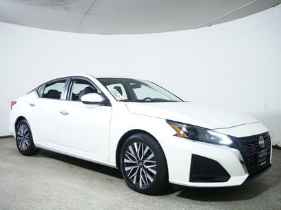 Used 2023 Nissan Altima 2.5 SV