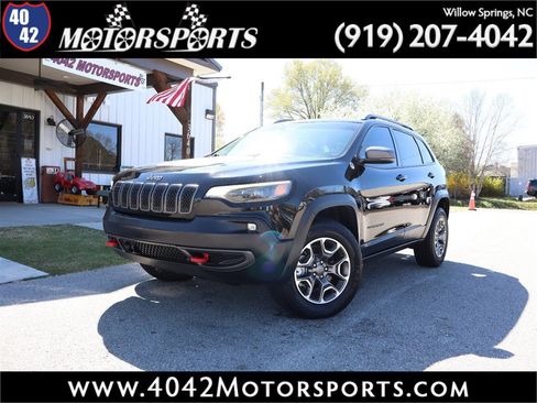 Used 2021 Jeep Cherokee Trailhawk image 1