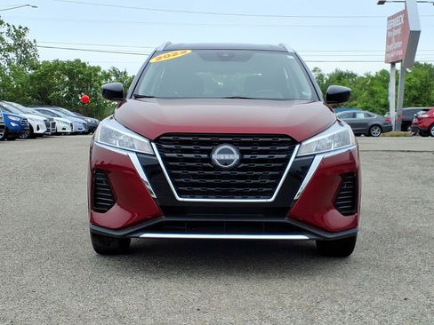 Used 2022 Nissan Kicks SV FWD image 2