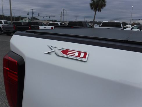 Used 2023 GMC Sierra 1500 SLT image 5