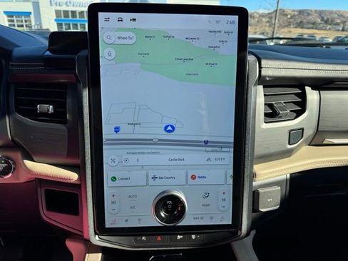 Used 2022 Ford Expedition Platinum image 34