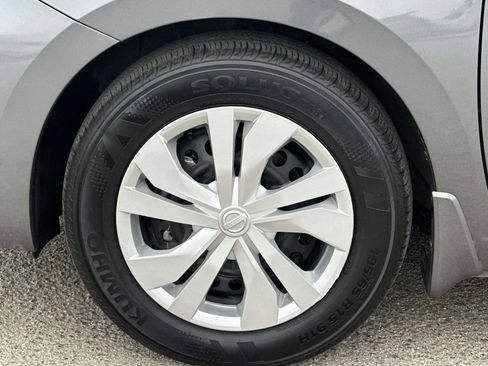 Used 2024 Nissan Versa S FWD image 30