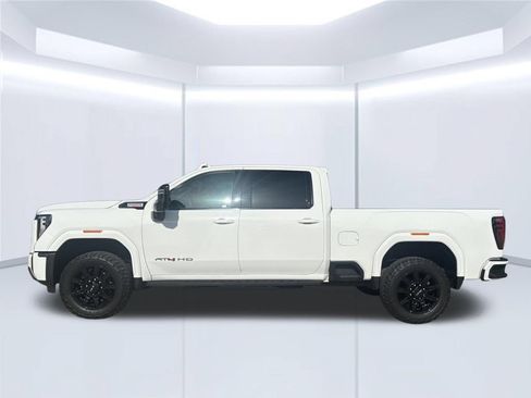 Used 2024 GMC Sierra 2500 AT4 w/ AT4 Premium Plus Package AWD/4WD image 8