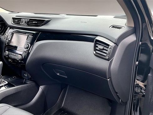 Used 2022 Nissan Rogue Sport SL w/ Premium Package image 25