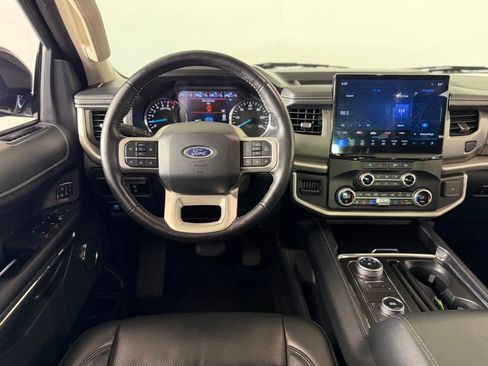 Used 2024 Ford Expedition XLT AWD/4WD image 12